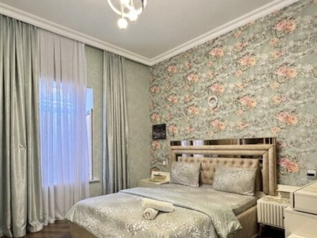 Mərdəkanda 3 otaqlı həyət evi kirayə verilir, 200 m², 100 AZN/ay, şəkil 2 / 11