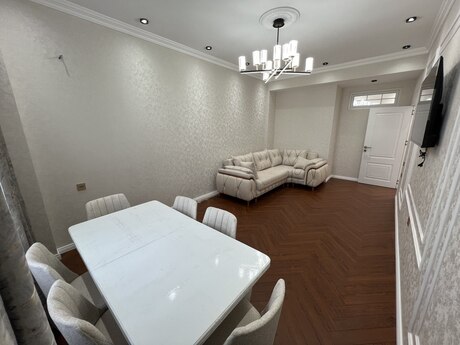 3 otaqlı mənzil, 93 m², 20 Yanvar: 272 000 ₼ 3