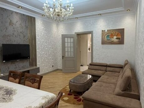 Kirayə 3 otaqlı mənzil, 80 m², 28 May: 2 200 ₼/ay 2