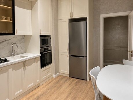 2-room apartment for rent, 85 m², Nizami: 1 200 ₼/mo 3