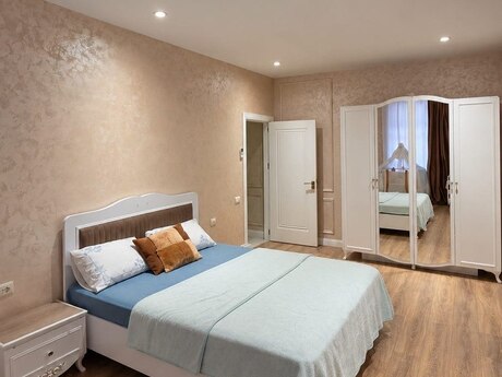 2-room apartment for rent, 85 m², Nizami: 1 200 ₼/mo 5
