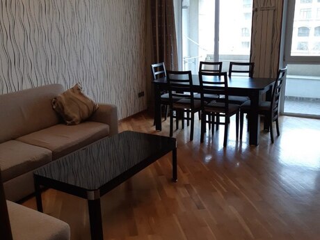 Аренда: 2-комнатная квартира, 70 м², İçəri Şəhər: 750 ₼/мес 3