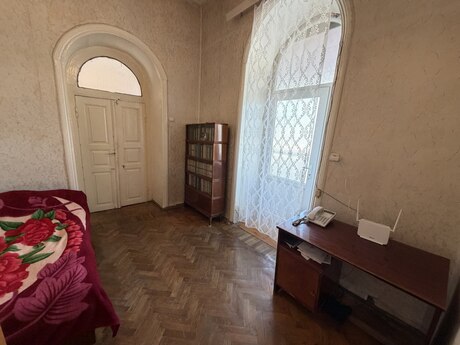 2-room apartment for rent, 70 m², Nizami: 600 ₼/mo 3