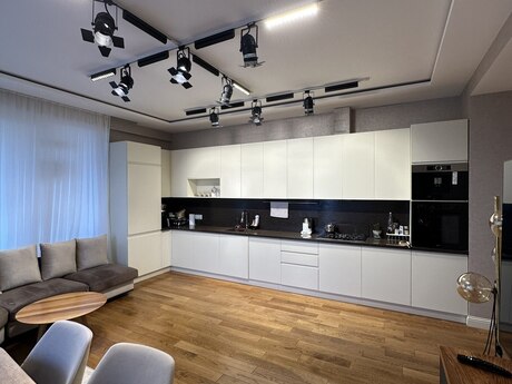 4-комнатная квартира, 159 м², Elmlər Akademiyası: 669 000 ₼ 2