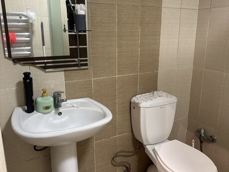 1-room apartment for rent, 70 m², Badamdar: 280 ₼/mo 3