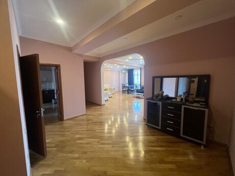 Аренда: 3-комнатная квартира, 140 м², 28 May: 1 300 ₼/мес 4