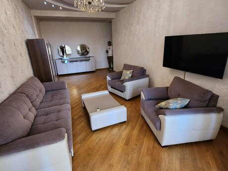 2 rooms · 110 m² · floor 4/20, 28 May