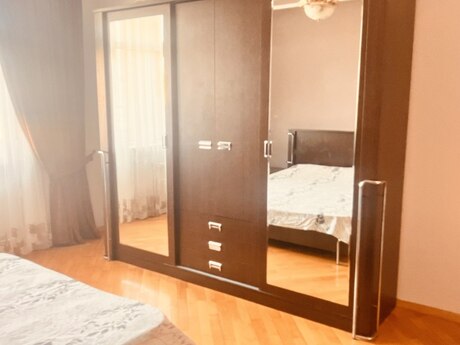 3-room apartment for rent, 110 m², Həzi Aslanov: 750 ₼/mo 4