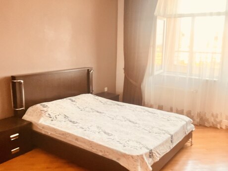 3-room apartment for rent, 110 m², Həzi Aslanov: 750 ₼/mo 3