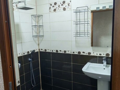 2-room apartment, 90 m², Bakıxanov: 165 000 ₼ 5