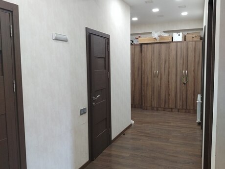 Kirayə 3 otaqlı mənzil, 110 m², İnşaatçılar: 180 ₼/ay 3