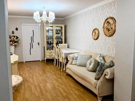 5-комнатная квартира, 130 м², İnşaatçılar: 250 000 ₼ 2