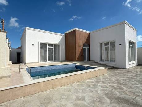 4 rooms · 140 m², Şüvəlan