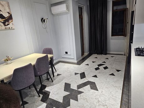 Аренда: 4-комнатная квартира, 180 м², İnşaatçılar: 2 100 ₼/мес 4