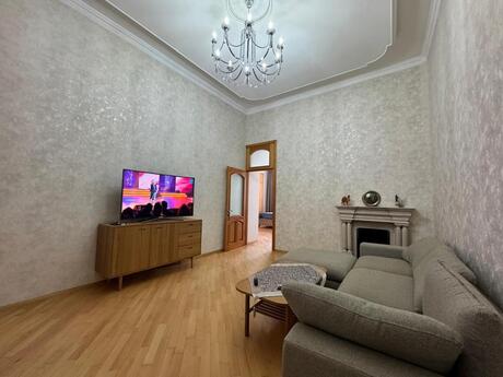 Объявление №6500479 - Баку, м. Сахил, 2-комн., 85 м², 3/4 этаж
