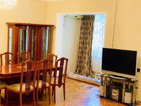 5 otaqlı mənzil, 120 m², Azadlıq Prospekti: 345 000 ₼ 5