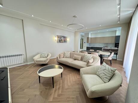 3-room apartment for rent, 180 m², Nizami: 3 000 ₼/mo 3