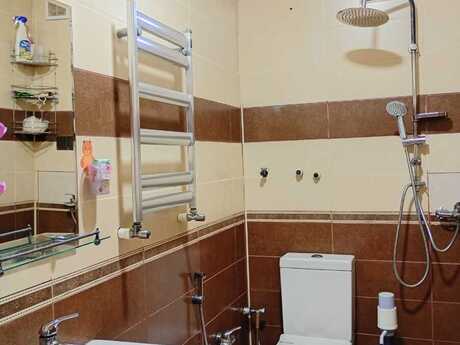 Yeni Suraxanıda 4 otaqlı həyət evi kirayə verilir, 126 m², 800 AZN/ay, şəkil 2 / 12