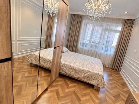 2-room apartment for rent, 85 m², 8 Noyabr: 1 000 ₼/mo 5
