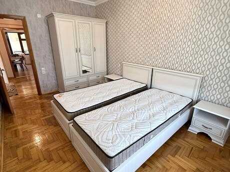 Elan №6500822 - Bakı, Xalqlar Dostluğu m., 3 otaqlı, 85 m², 4/9 mərtəbə