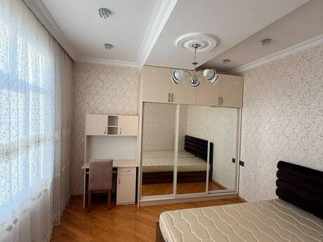 4-room apartment for rent, 159 m², Badamdar: 1 200 ₼/mo 2