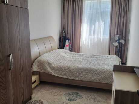 2-room old-build apartment for sale in Elmlər Akademiyası, 65 m², 156 000 AZN, photo 2 / 9