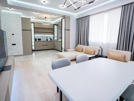 Ağ şəhərdə 3 otaqlı yeni tikili mənzil kirayə verilir, 120 m², 3 500 AZN/ay, şəkil 4 / 12