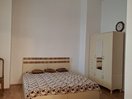 2-room apartment for rent, 64 m², Sahil: 800 ₼/mo 2