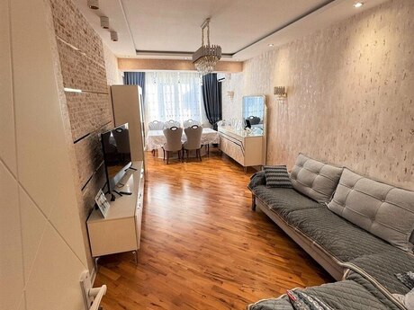 Объявление №6501706 - Баку, м. Ази Асланов, 4-комн., 135 м², 2/17 этаж