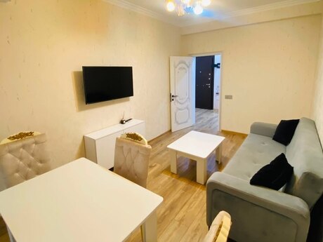 Аренда: 2-комнатная квартира, 48 м², Elmlər Akademiyası: 630 ₼/мес 2