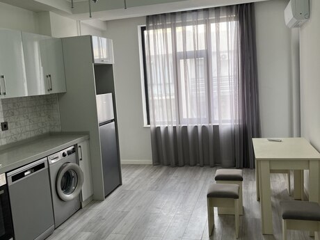 Аренда: 4-комнатная квартира, 130 м², 28 May: 1 350 ₼/мес 2