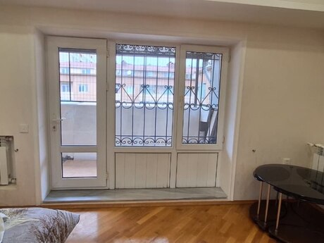 Аренда: 4-комнатная квартира, 140 м², Elmlər Akademiyası: 250 ₼/мес 3