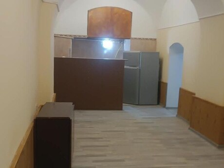 3 rooms · 70 m² · floor 1/4, İçəri Şəhər