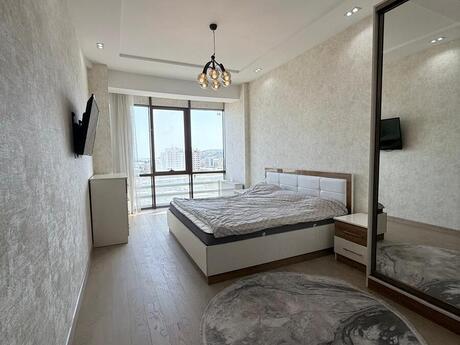 3-room apartment for rent, 115 m², Nizami: 2 500 ₼/mo 5