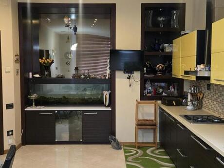 3-room apartment for rent, 171 m², Sahil: 3 000 ₼/mo 2