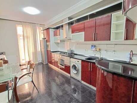 2-room apartment for rent, 100 m², Nizami: 999 ₼/mo 2