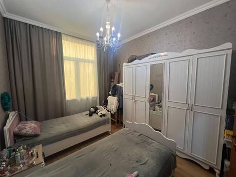 Продаётся 3-комнатная квартира в старом фонде, Nəsimi, 80 м², 245 000 AZN, фото 5 / 12