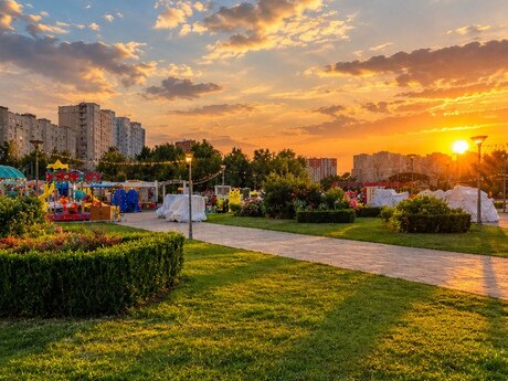 5 otaq · 220 m² · 7/12 mərtəbə, Elmlər Akademiyası