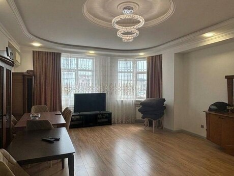 Объявление №6502985 - Баку, м. Гянджлик, 3-комн., 130 м², 15/17 этаж