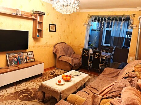 Объявление №6503031 - Баку, м. Нефтчиляр, 4-комн., 75 м², 5/5 этаж