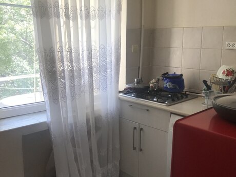 Kirayə 1 otaqlı mənzil, 45 m², 28 May: 600 ₼/ay 2