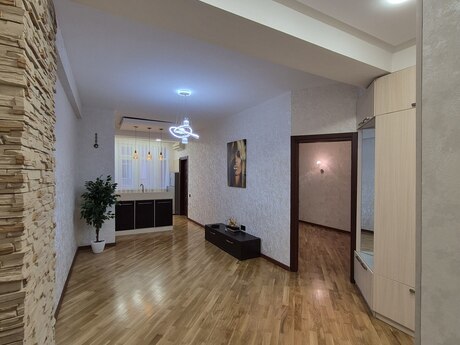 2 otaqlı mənzil, 67 m², 8-ci mikrorayon: 222 000 ₼ 2