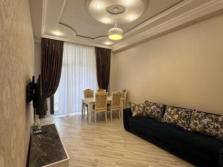 Elan №6503327 - Bakı, Gənclik m., 2 otaqlı, 75 m², 4/6 mərtəbə