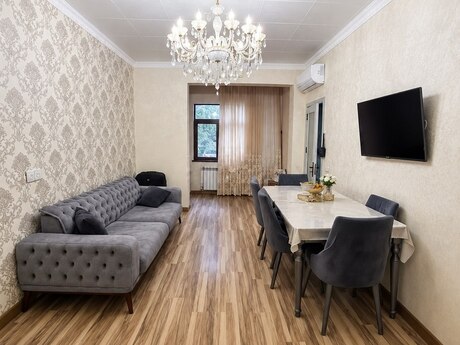 Elan №6503341 - Bakı, Memar Əcəmi m., 2 otaqlı, 56 m², 2/5 mərtəbə