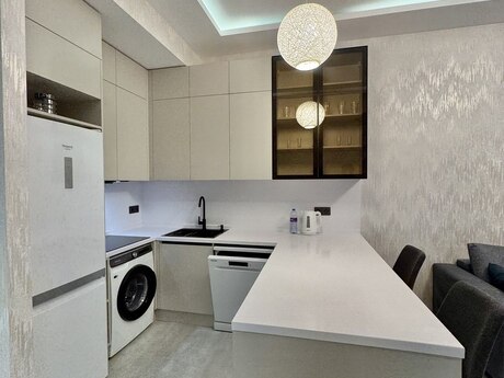 Kirayə 3 otaqlı mənzil, 110 m², Ağ şəhər: 2 500 ₼/ay 4