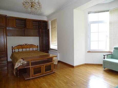 Kirayə 4 otaqlı mənzil, 200 m², Nizami: 1 200 ₼/ay 2
