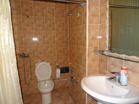 Kirayə 4 otaqlı mənzil, 200 m², Nizami: 1 200 ₼/ay 3