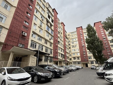 4-комнатная квартира, 115 м², İnşaatçılar: 237 000 ₼ 2