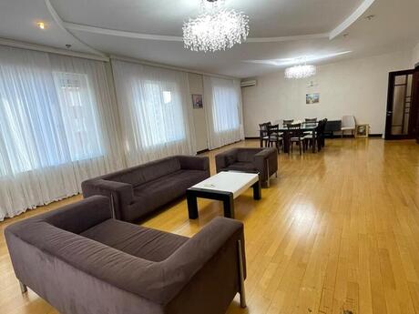 Kirayə 5 otaqlı mənzil, 320 m², 28 May: 2 400 ₼/ay 2
