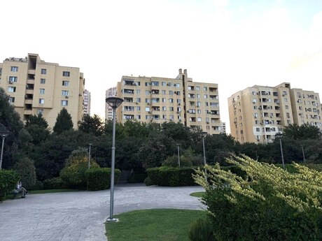 3 otaq · 80 m² · 10/10 mərtəbə, İnşaatçılar